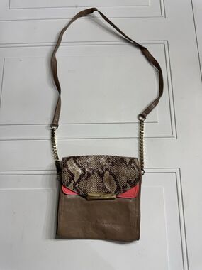 Gianni Bini Handbag Messenger Cross Body Snap Faux Snakeskin Medium Brown Pink